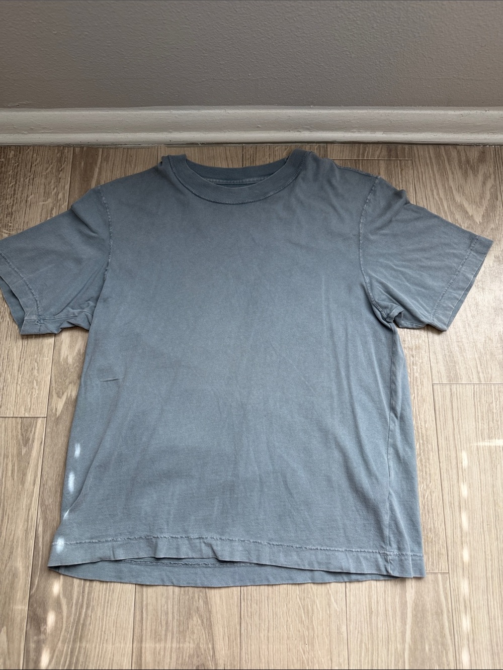 Abercrombie & Fitch Vintage-Inspired Crewneck Tee in Faded Blue-Gray